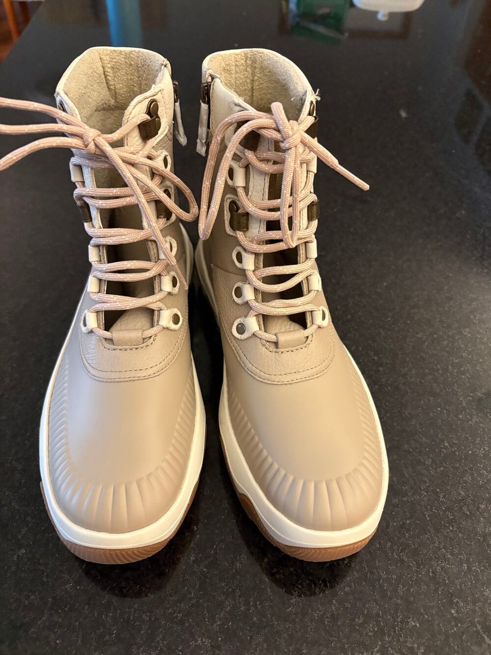 NWOB Sperry Acadia Waterproof Leather Ankle Duck Boots Beige Women’s 9